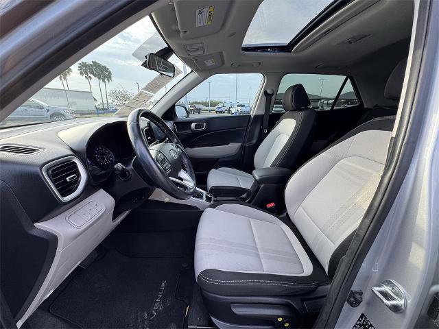 Used 2022 Hyundai Venue SEL w/ Cargo Package image 13