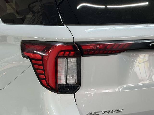 Certified 2025 Ford Explorer Active w/ Active Comfort Package AWD/4WD image 10