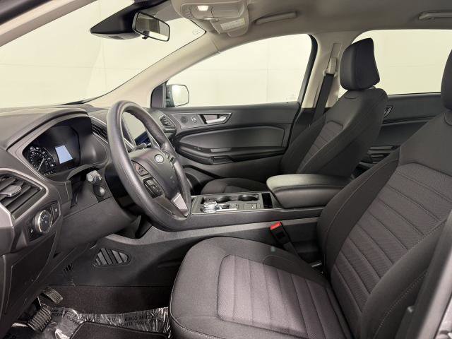 Certified 2024 Ford Edge SE w/ Black Appearance Package image 13