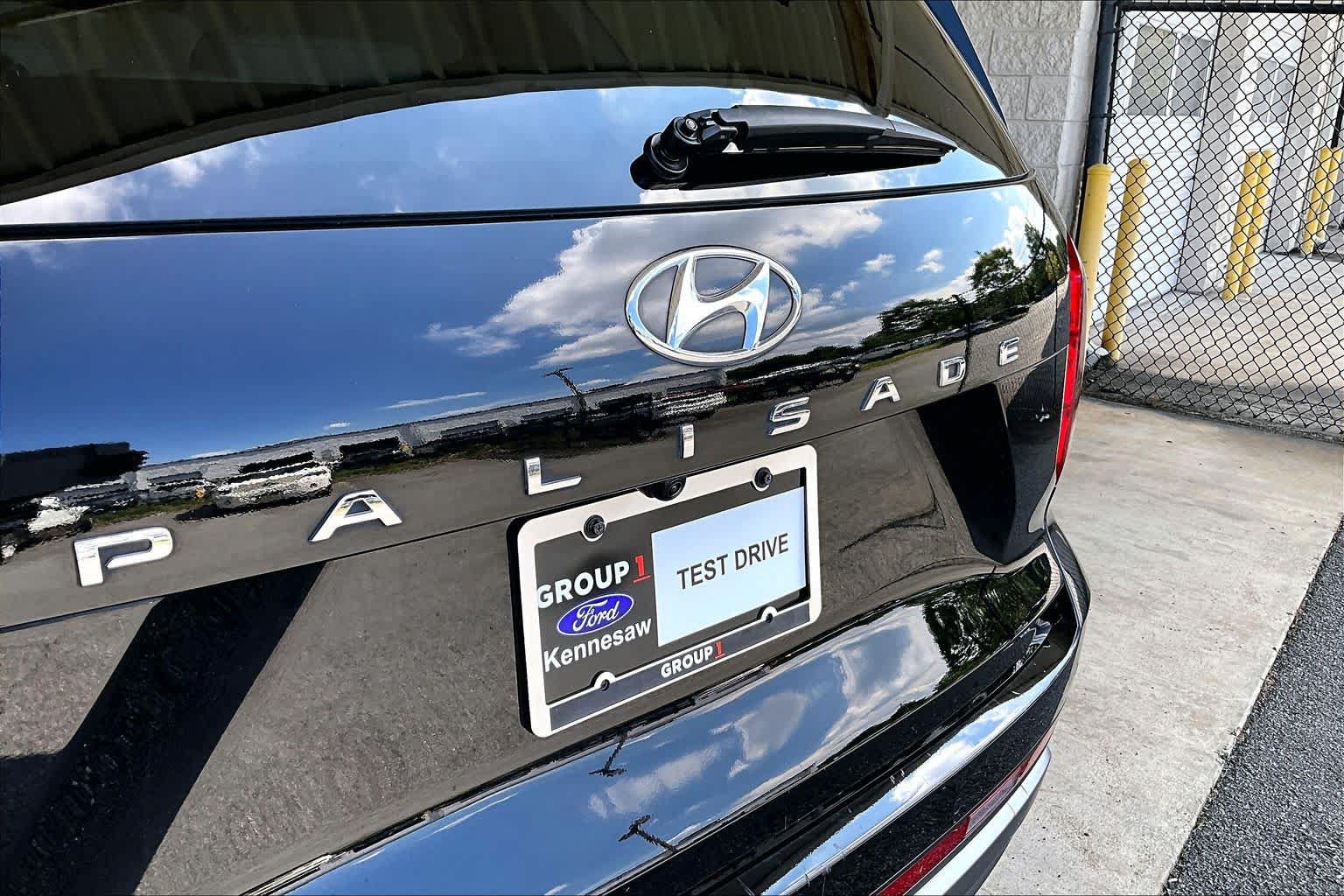 Used 2023 Hyundai Palisade Limited w/ Cargo Package FWD image 30
