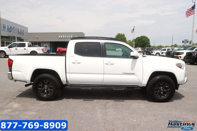 Used 2020 Toyota Tacoma SR5 AWD/4WD image 4
