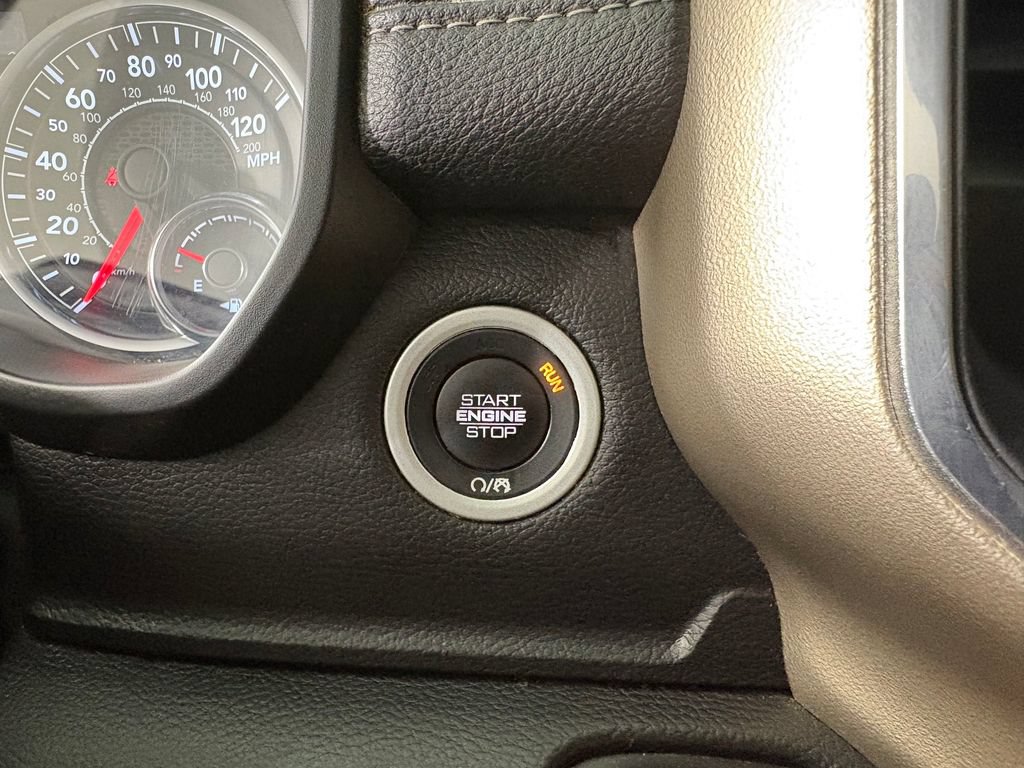 Used 2019 RAM 1500 Laramie AWD/4WD image 22