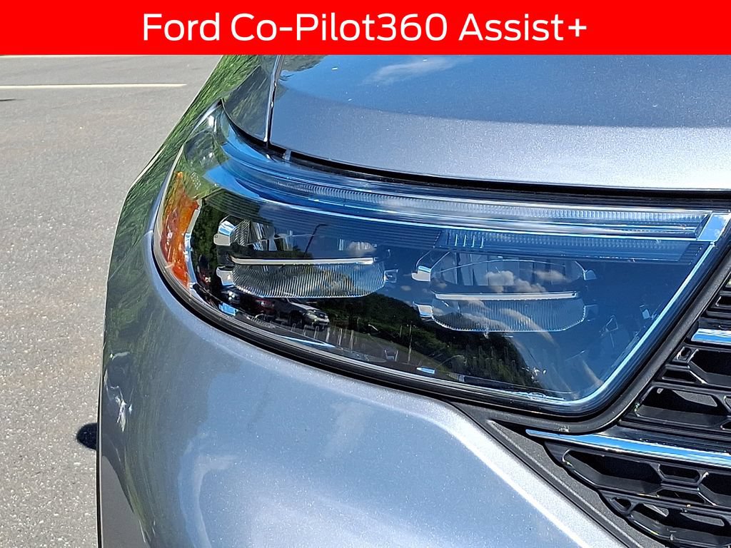 Certified 2023 Ford Explorer XLT w/ Equipment Group 202A AWD/4WD image 9