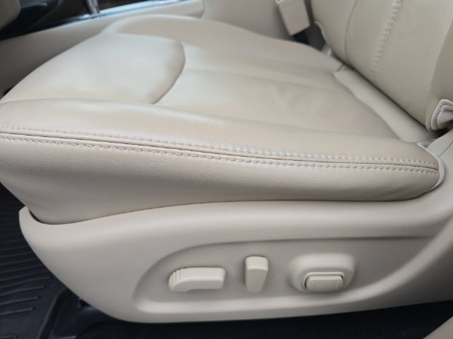 Used 2018 Nissan Pathfinder SL w/ SL Premium Package AWD/4WD image 12