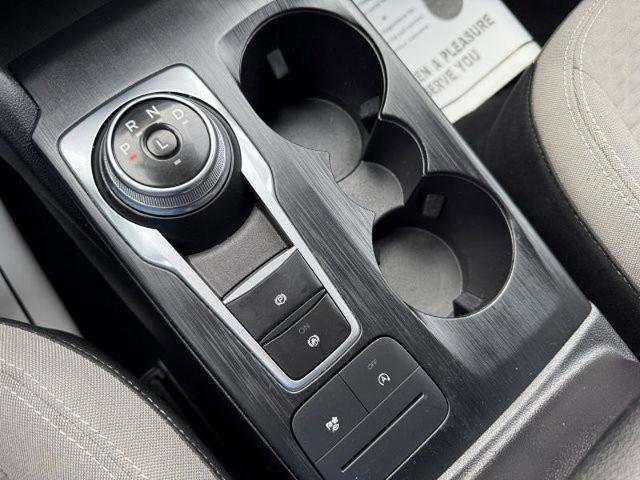 Certified 2022 Ford Escape SE w/ SE Sport Appearance Package image 33