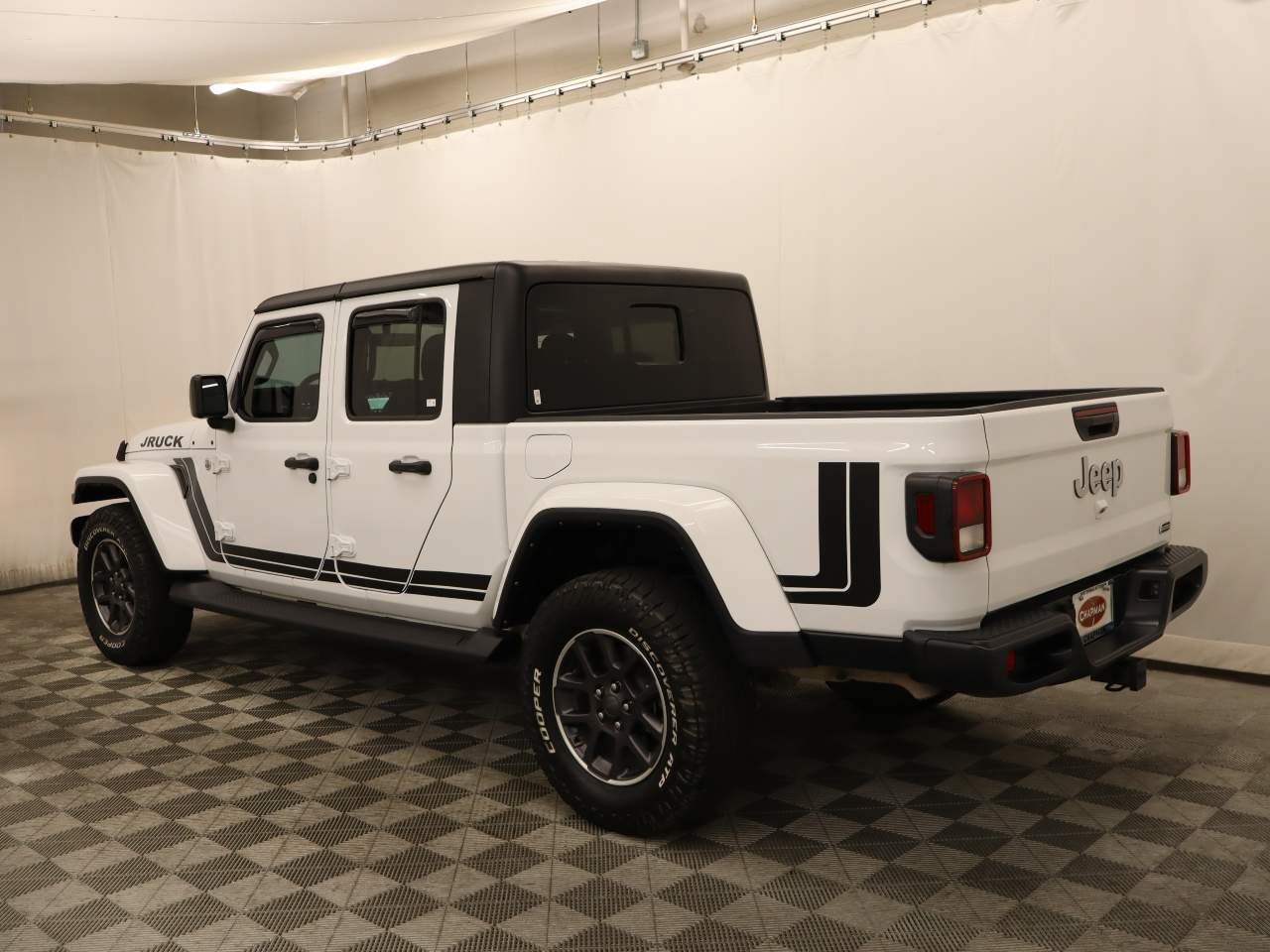 Used 2022 Jeep Gladiator Overland AWD/4WD image 3