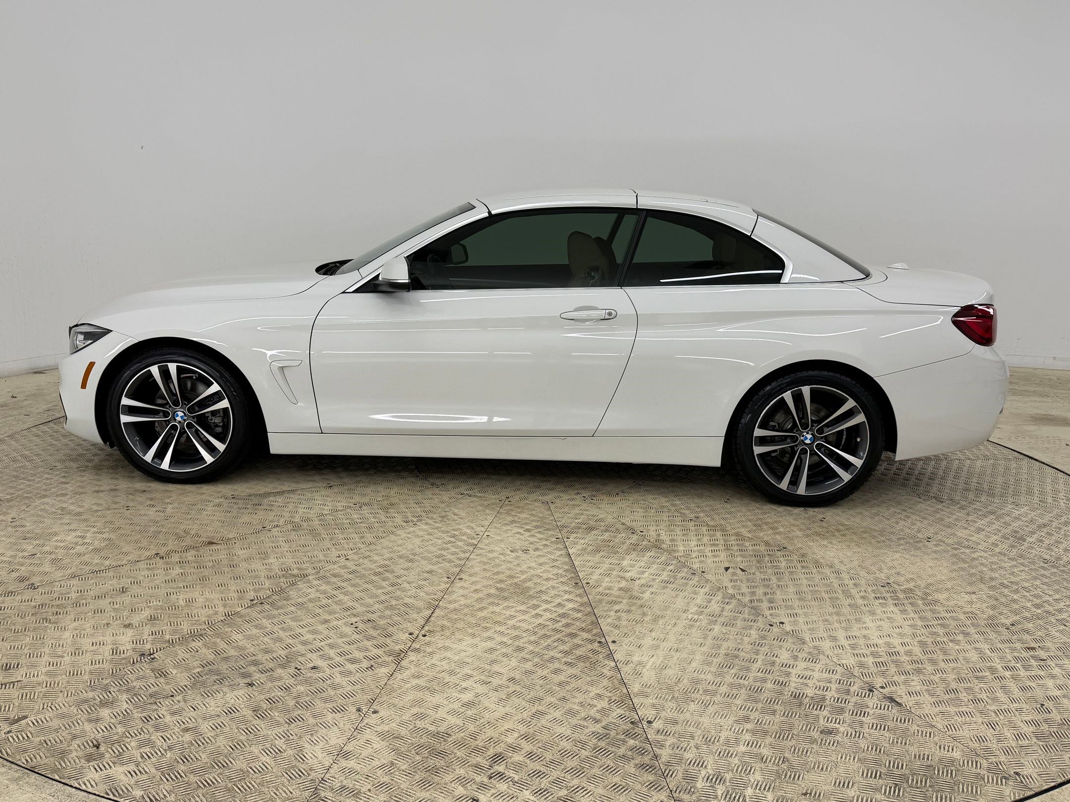 Used 2020 BMW 430i Convertible w/ Convenience Package image 2