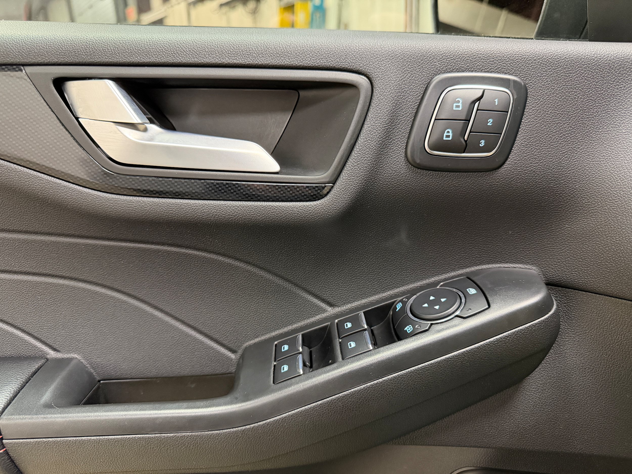 Certified 2025 Ford Escape ST-Line Elite w/ Premium Technology Package AWD/4WD image 14
