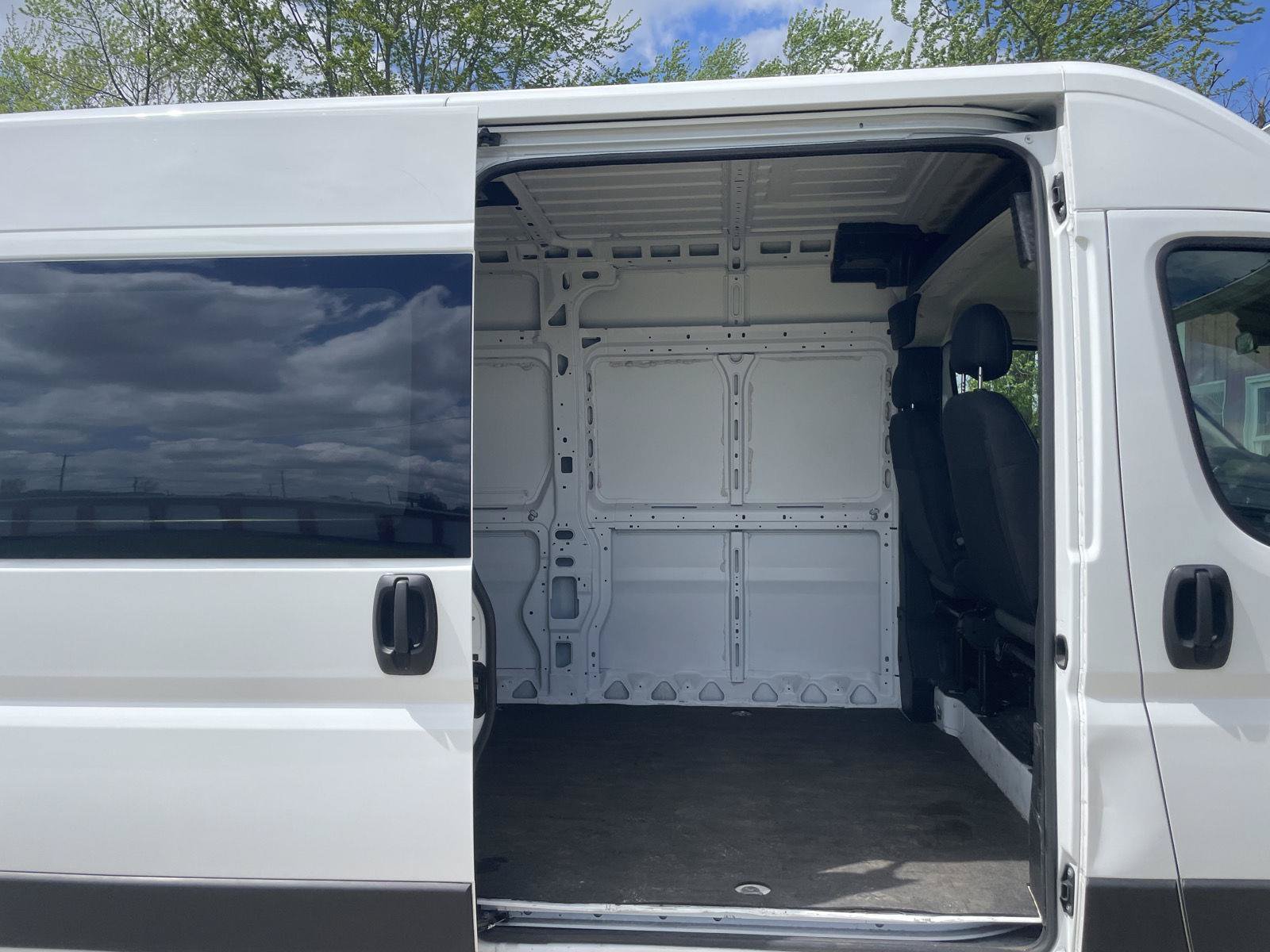Used 2023 RAM ProMaster 2500 w/ Premium Appearance Group FWD image 25