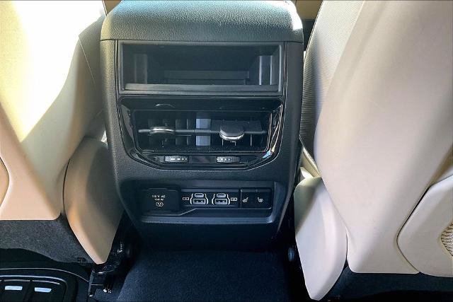 Used 2024 Jeep Grand Cherokee Limited AWD/4WD image 33