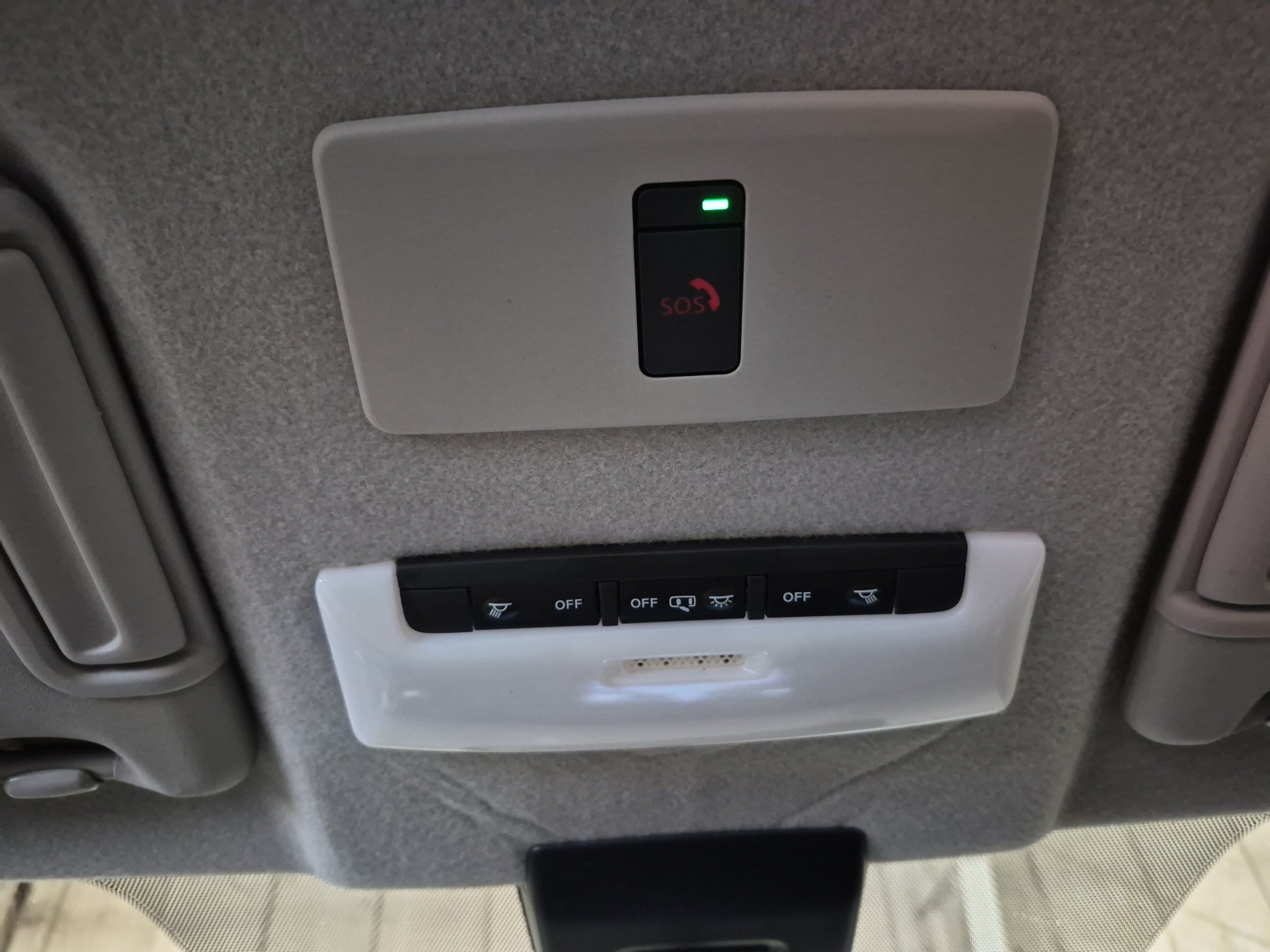 Used 2024 Nissan Kicks SR w/ SR Premium Package FWD image 35