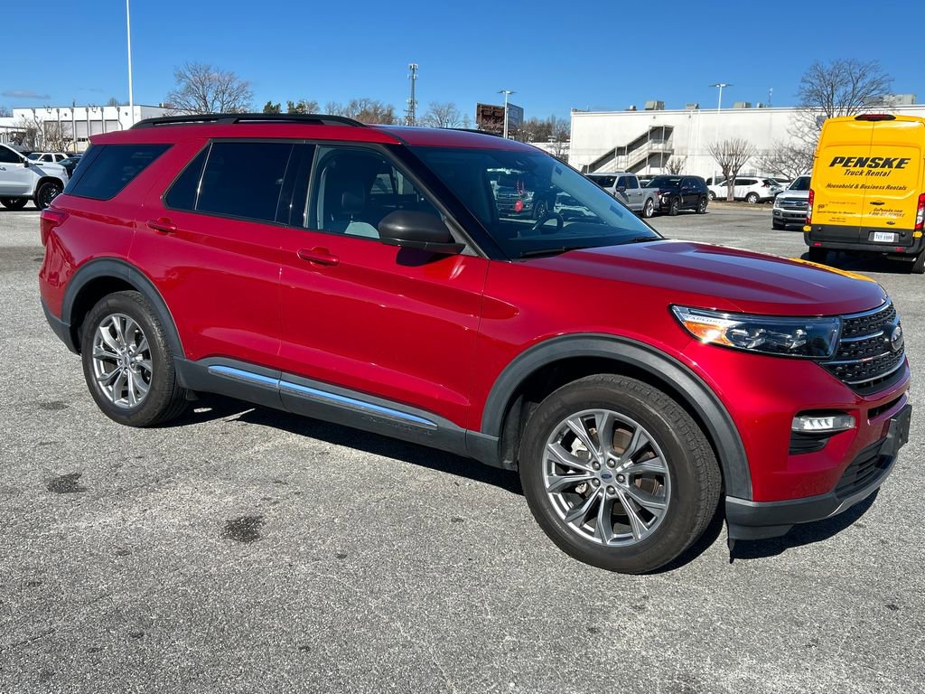 Certified 2022 Ford Explorer XLT w/ Equipment Group 202A image 9