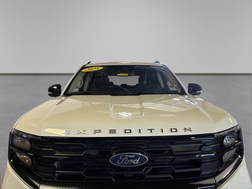 Certified 2025 Ford Expedition Active AWD/4WD image 15