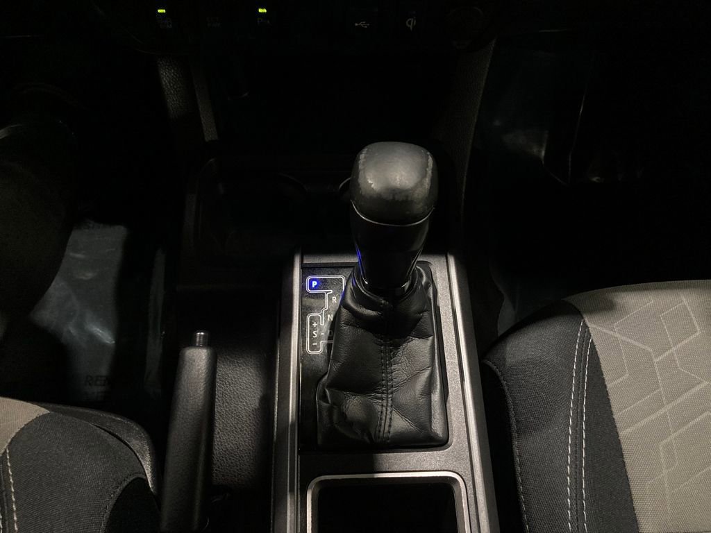 Used 2022 Toyota Tacoma TRD Off-Road image 25