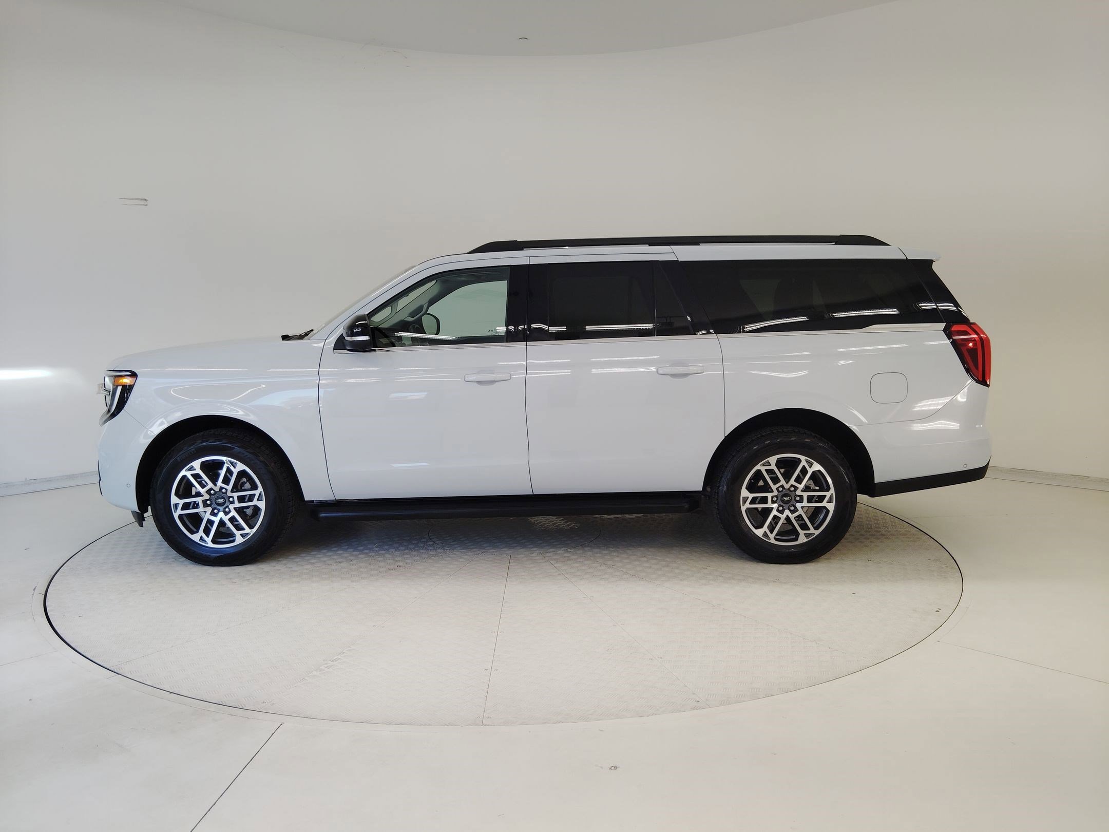 Certified 2025 Ford Expedition Max Active image 2