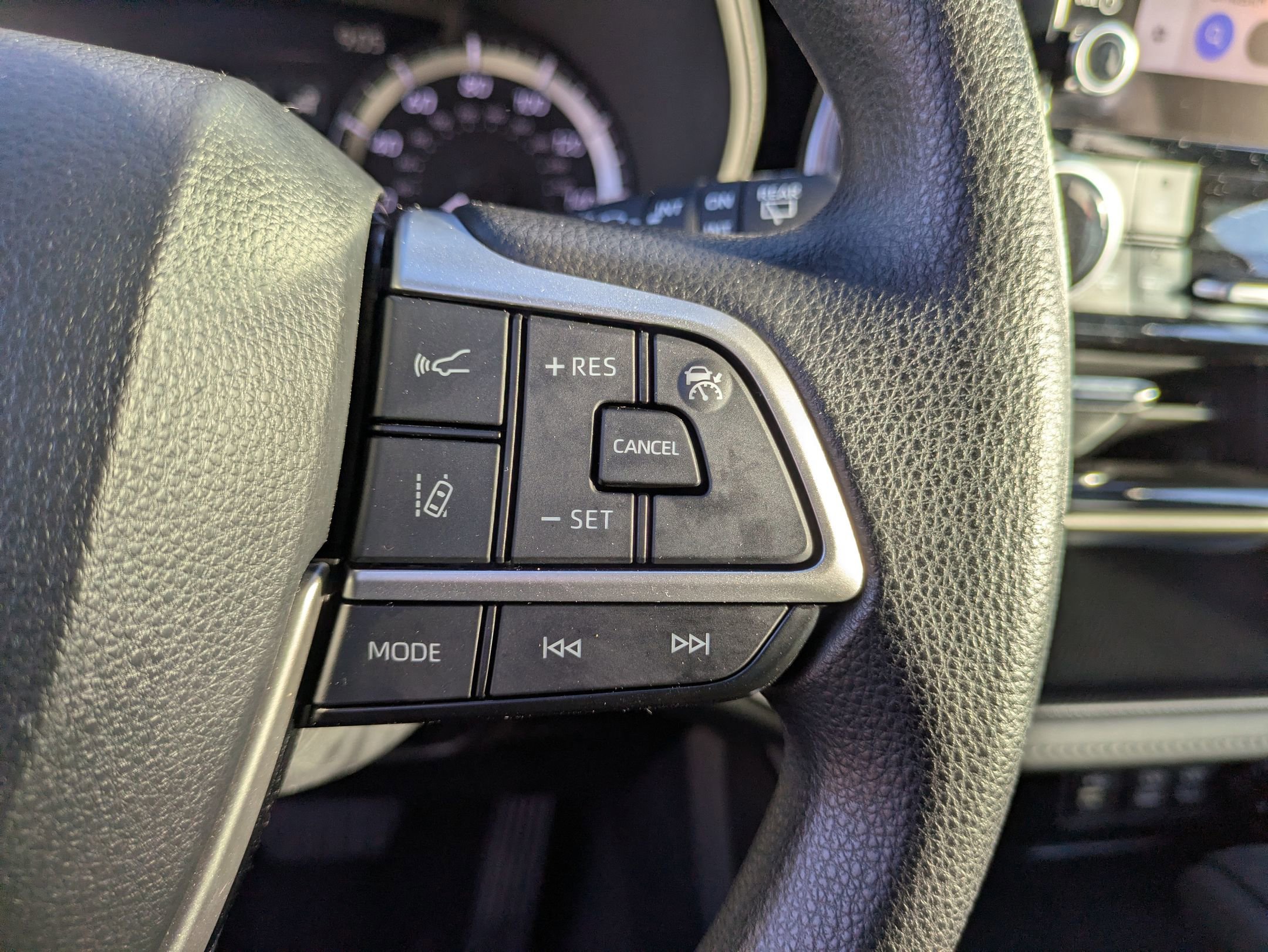 Used 2023 Toyota Highlander Limited image 19