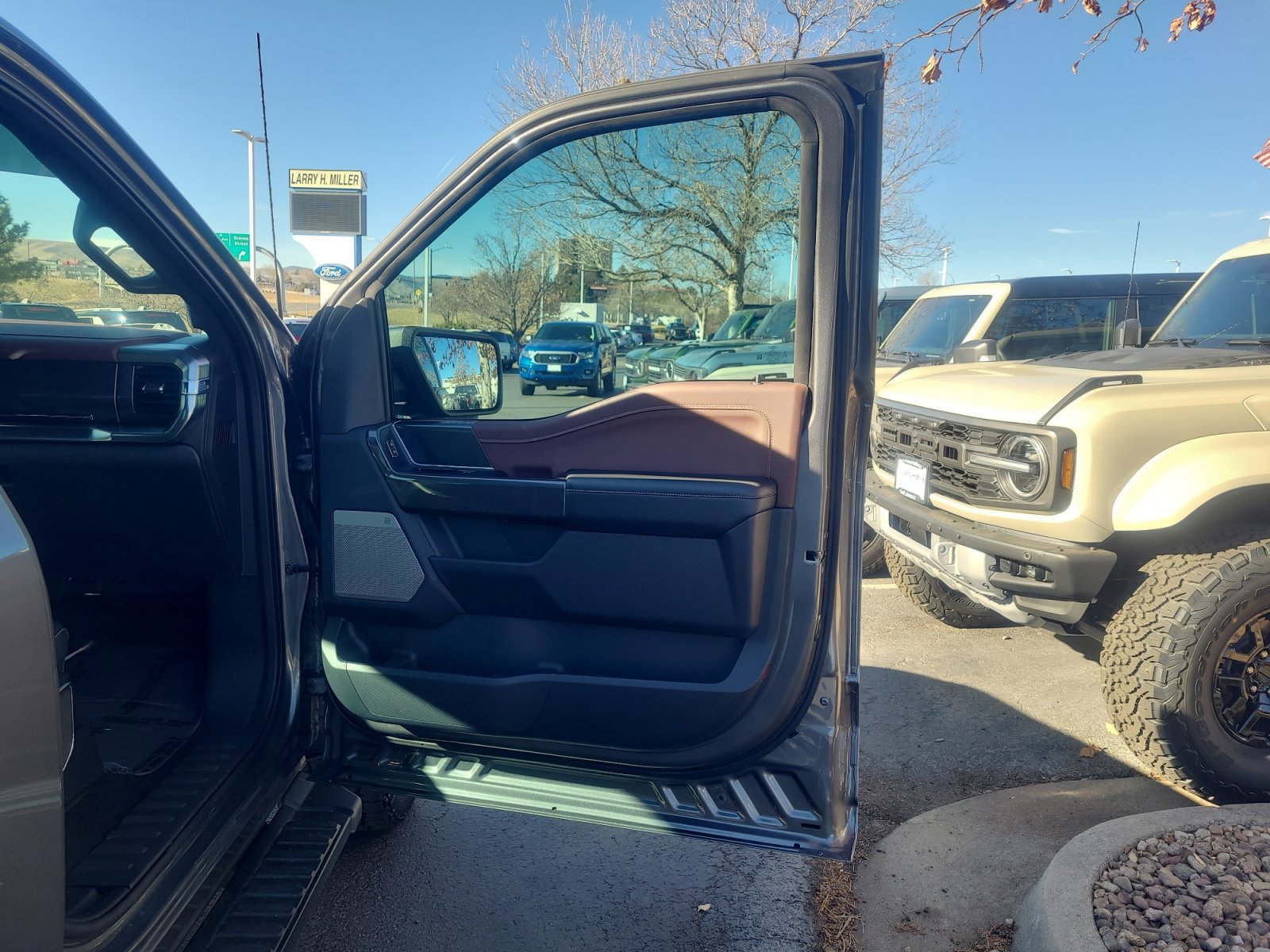 Certified 2022 Ford F150 Lariat w/ Equipment Group 502A High image 16