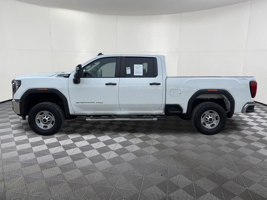 Used 2024 GMC Sierra 2500 Pro w/ Convenience Package image 2