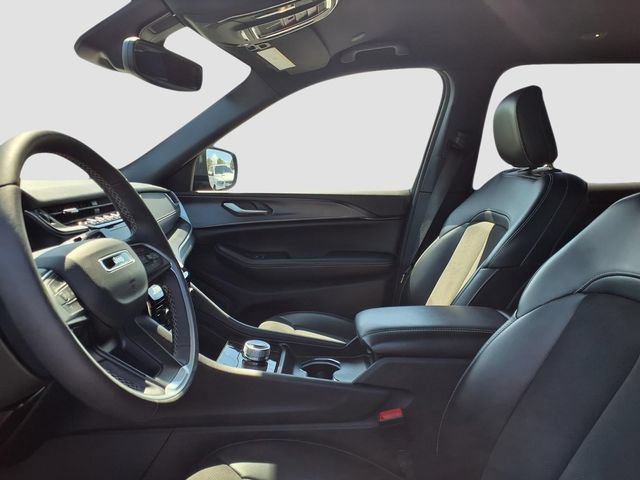 Used 2023 Jeep Grand Cherokee L Laredo AWD/4WD image 7