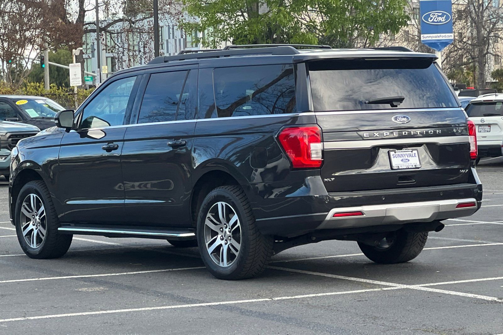 Certified 2023 Ford Expedition Max XLT image 6