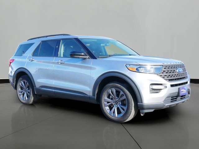 Certified 2022 Ford Explorer XLT w/ Equipment Group 202A AWD/4WD image 4