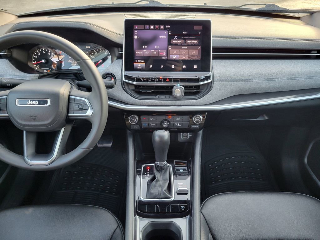 Used 2024 Jeep Compass Latitude image 18