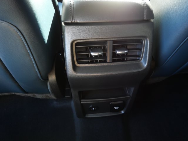 Certified 2024 Ford Edge SEL w/ Sport Appearance Package AWD/4WD image 17