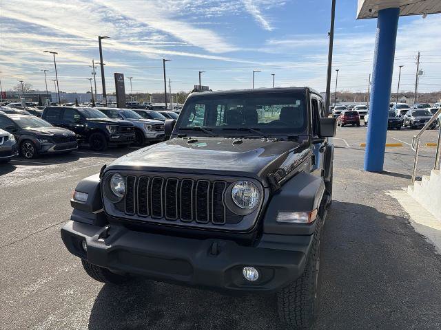 Used 2025 Jeep Wrangler Sport image 2