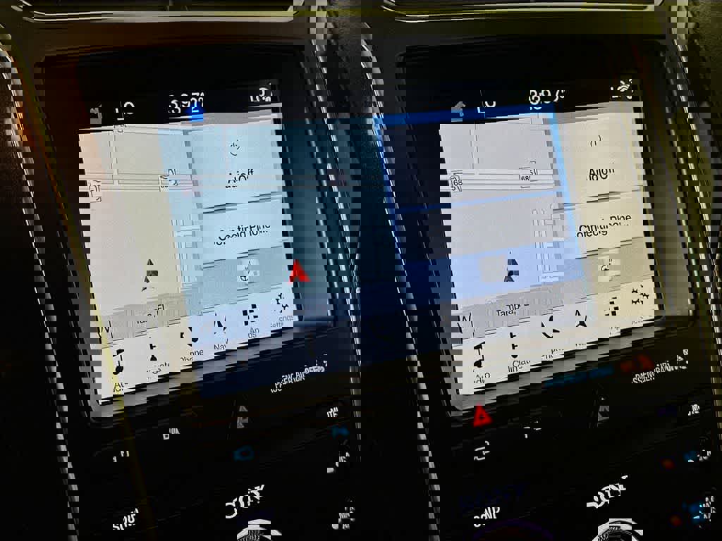 Certified 2019 Ford Explorer Limited w/ Ford Safe & Smart Package image 18