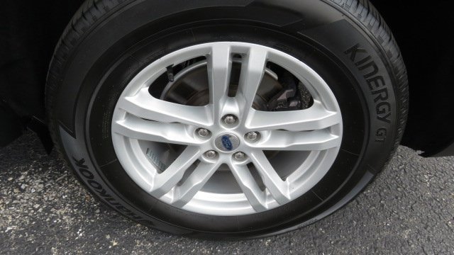 Certified 2022 Ford Explorer XLT w/ Equipment Group 202A image 30