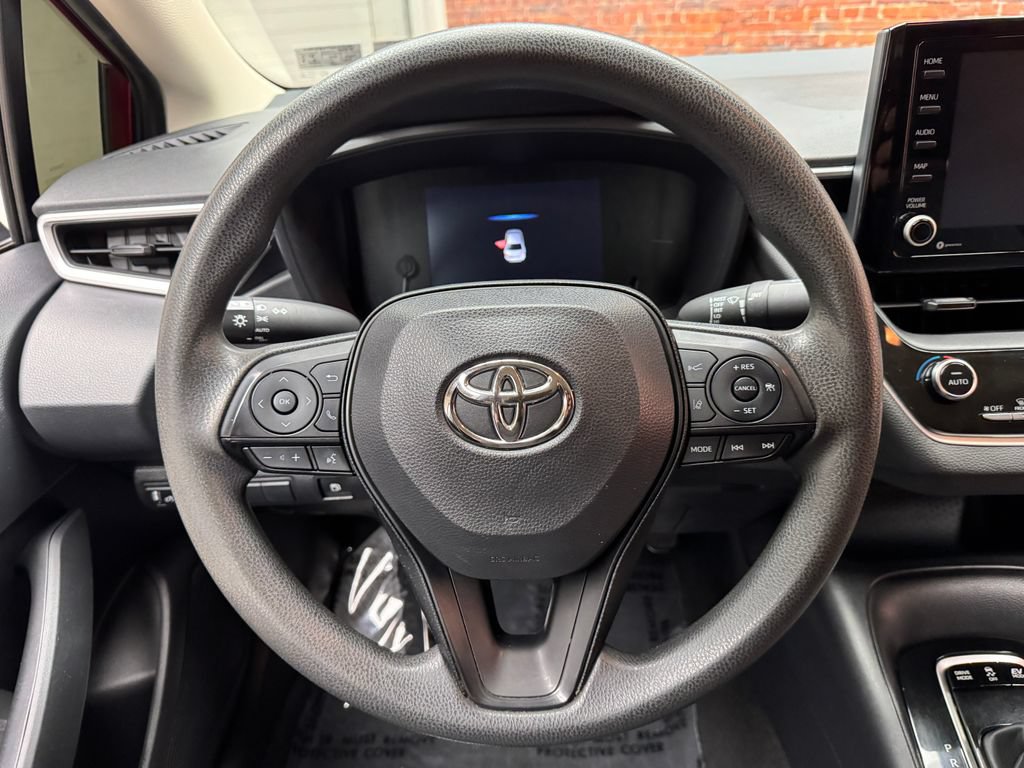 Used 2022 Toyota Corolla LE FWD image 13