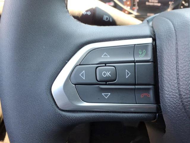 Used 2025 Jeep Compass Latitude w/ Altitude Special Edition AWD/4WD image 28