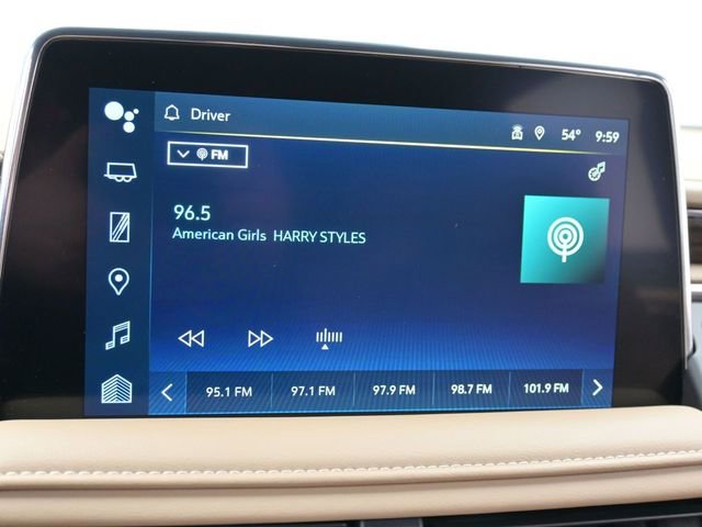 Used 2024 Chevrolet Suburban Premier image 22