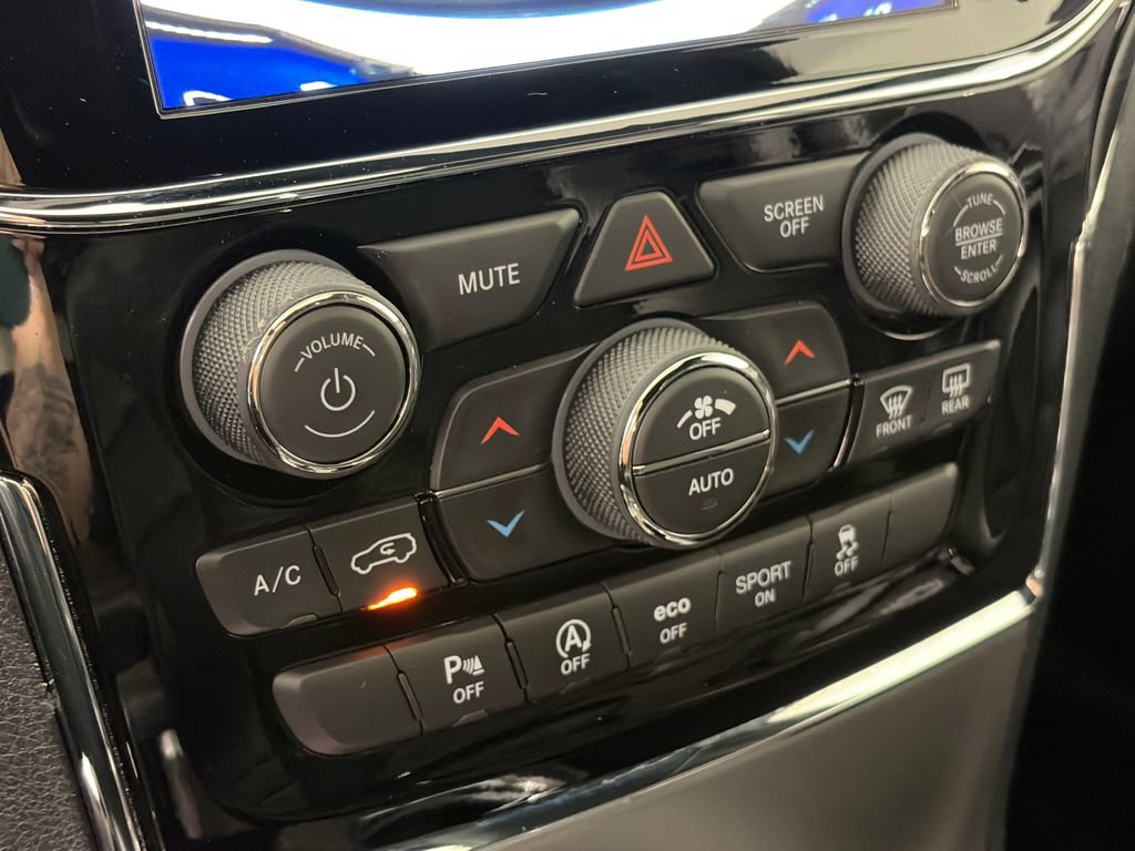 Used 2019 Jeep Grand Cherokee Limited w/ Trailer Tow Group IV AWD/4WD image 21