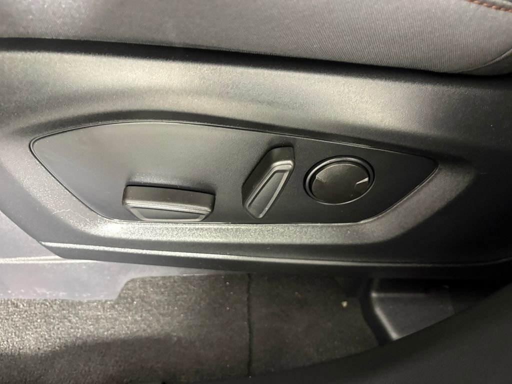 Certified 2025 Ford Explorer Active AWD/4WD image 15