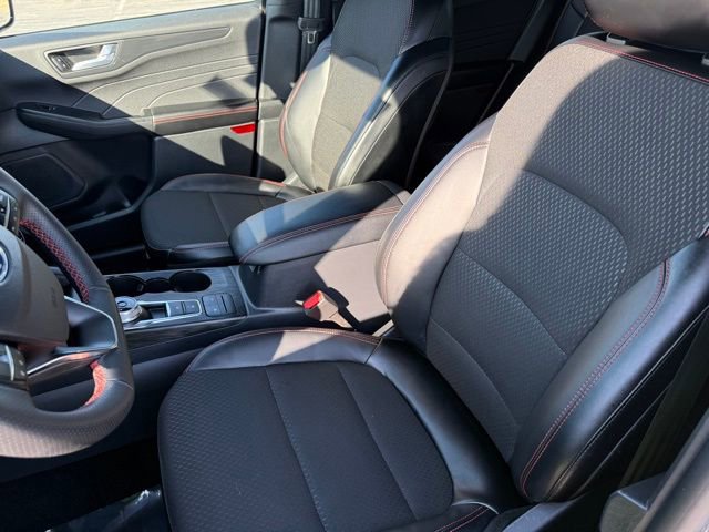 Certified 2025 Ford Escape ST-Line AWD/4WD image 15