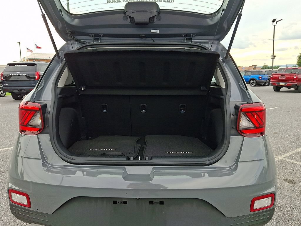 Used 2020 Hyundai Venue SE FWD image 30