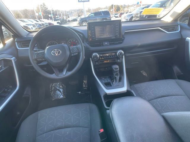 Used 2021 Toyota RAV4 XLE w/ Convenience Package image 17