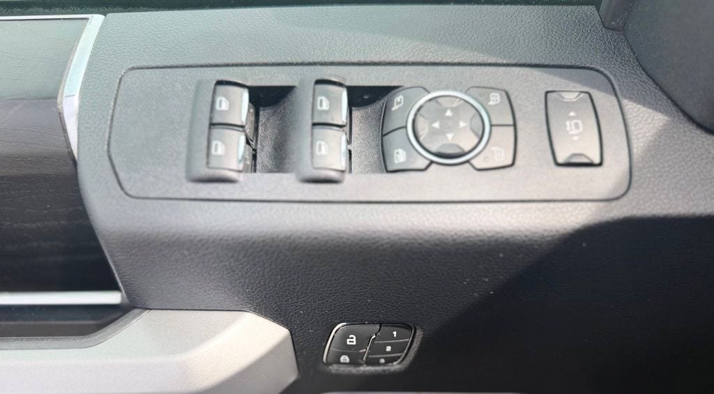 Certified 2019 Ford F450 Platinum w/ Platinum Ultimate Package AWD/4WD image 18