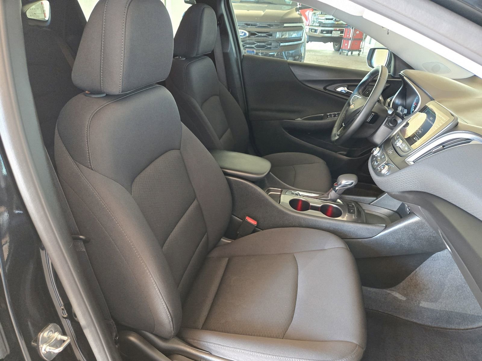 Used 2025 Chevrolet Malibu RS image 25