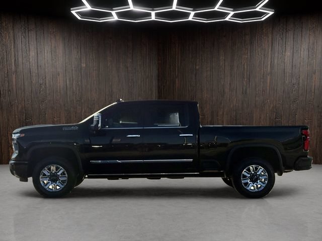 Used 2024 Chevrolet Silverado 2500 High Country w/ High Country Premium Package AWD/4WD image 6