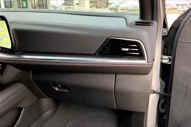 Used 2025 Chevrolet Suburban RST w/ Comfort Package image 18