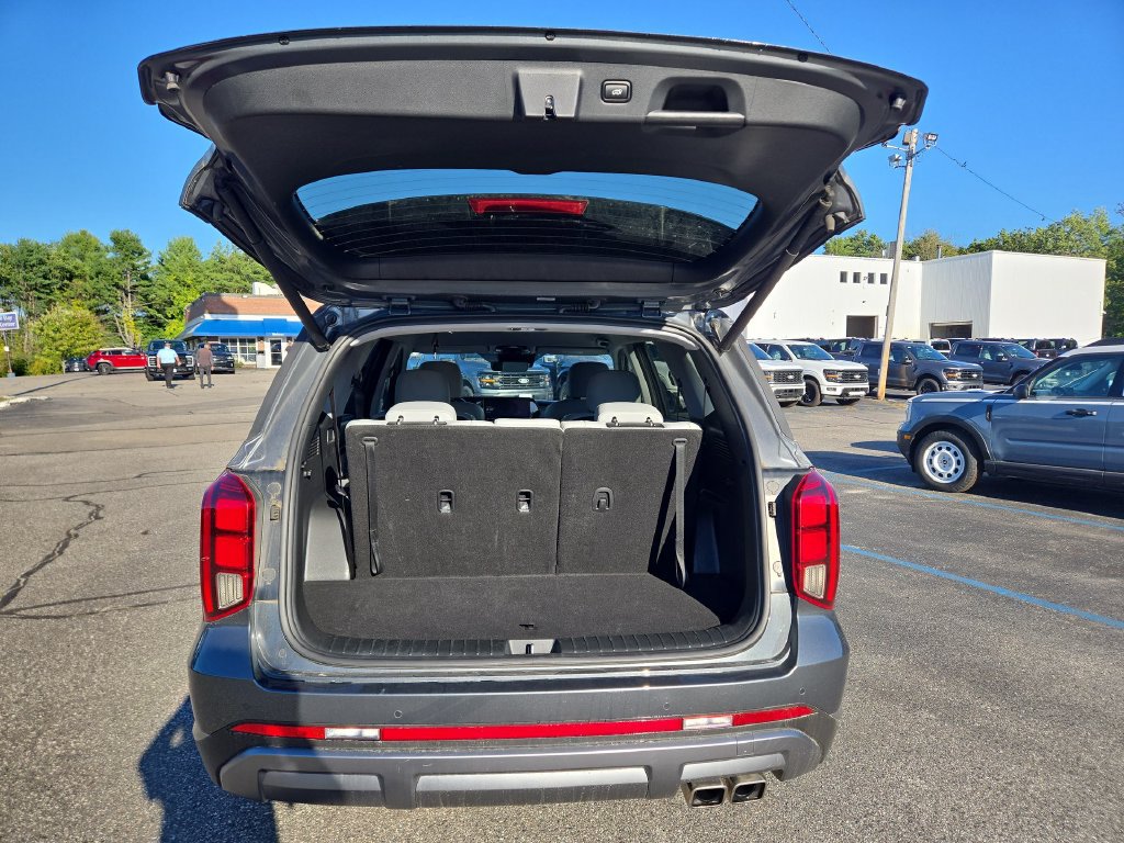 Used 2025 Hyundai Palisade SEL AWD/4WD image 3