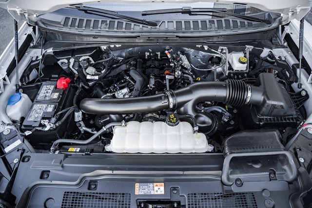 Certified 2025 Ford Expedition Active image 27