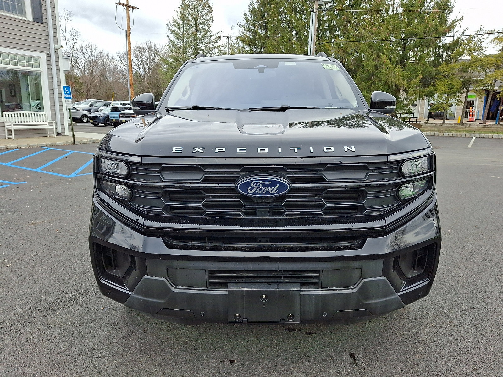 Certified 2025 Ford Expedition Active AWD/4WD image 8