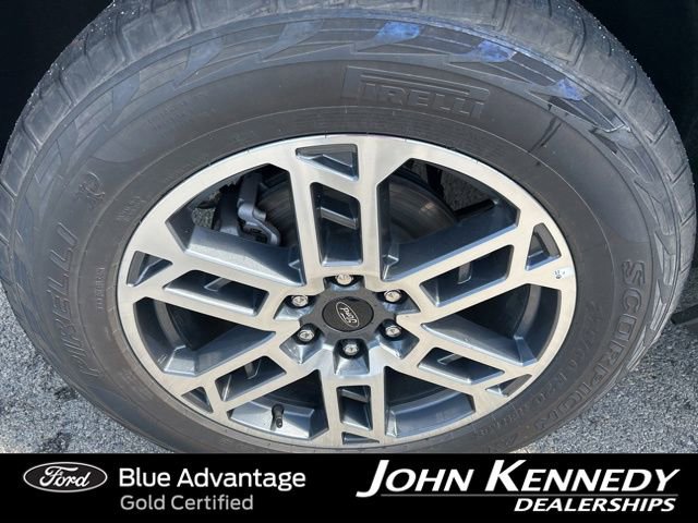 Certified 2025 Ford Expedition Active AWD/4WD image 9