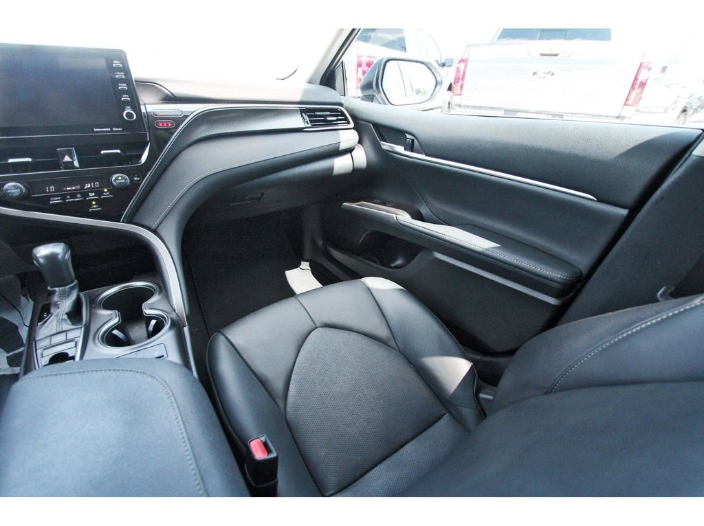 Used 2021 Toyota Camry XSE FWD image 12