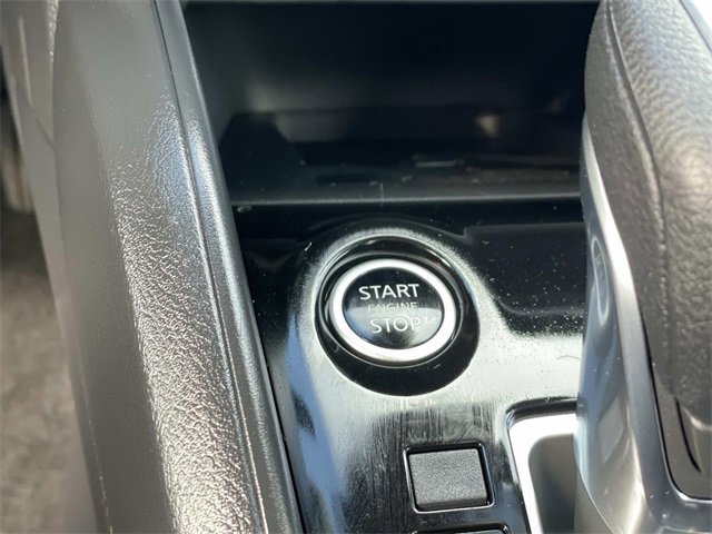 Used 2025 Nissan Versa SR w/ Trunk Package image 17