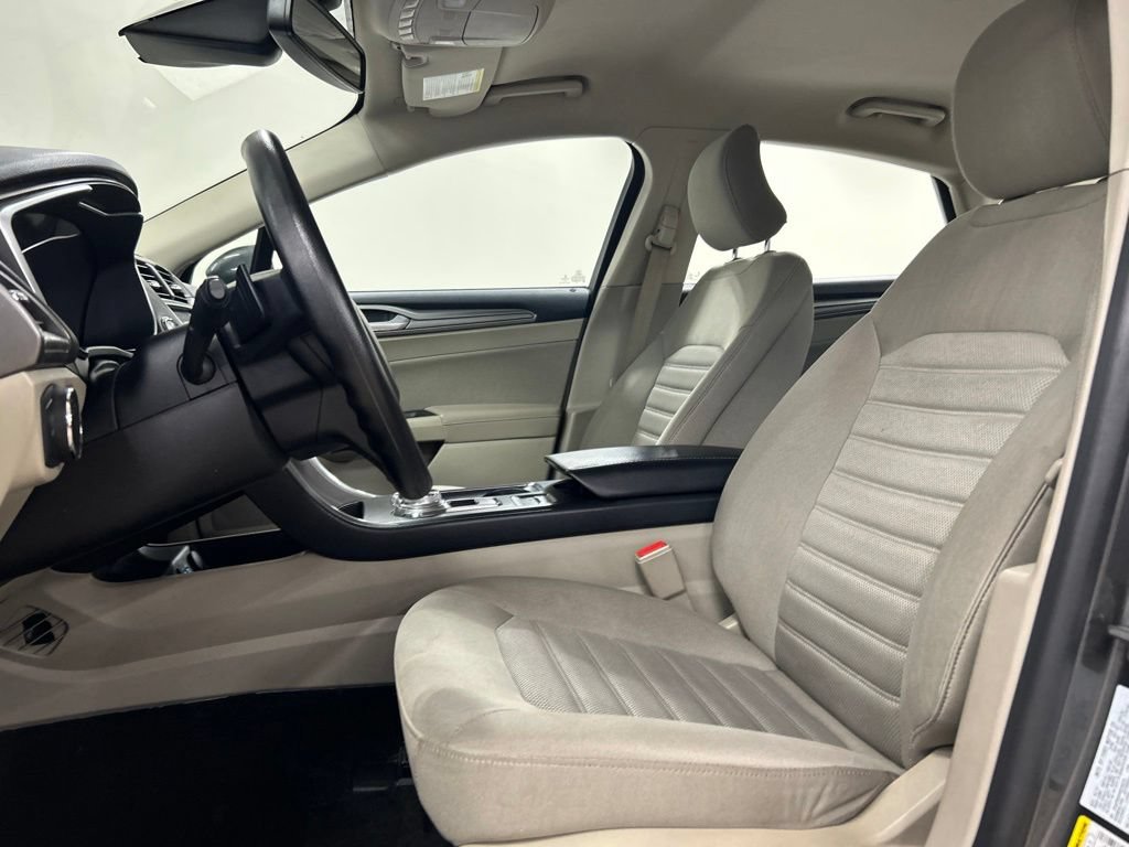 Certified 2019 Ford Fusion SE FWD image 11
