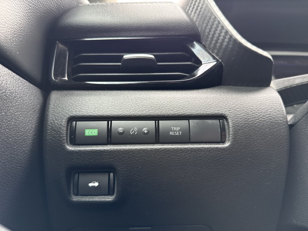 Used 2025 Nissan Sentra SV FWD image 23